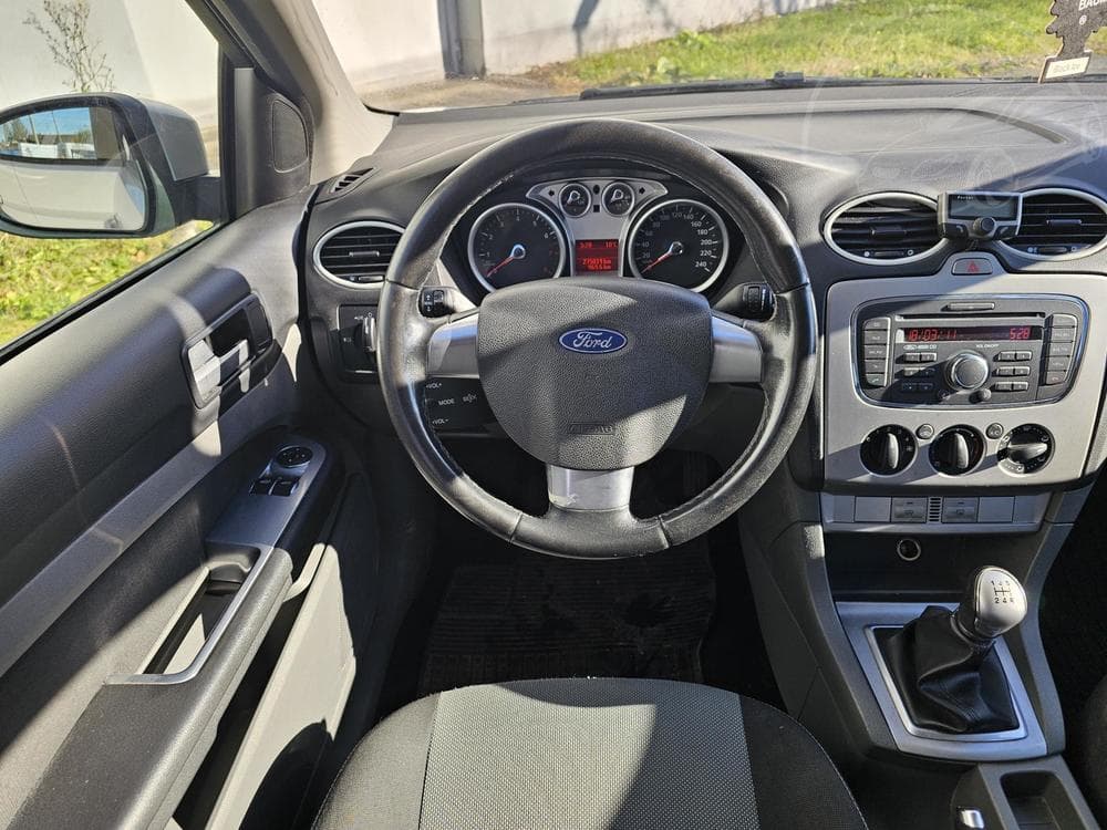 2011 Ford FOCUS - 13