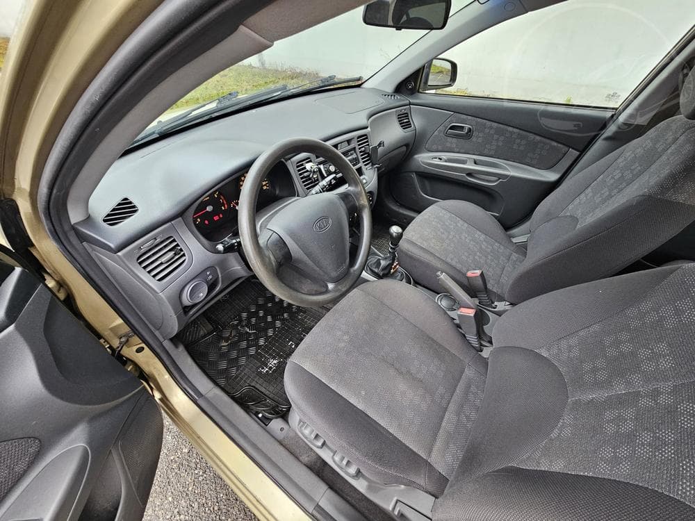 2006 Kia RIO - 13