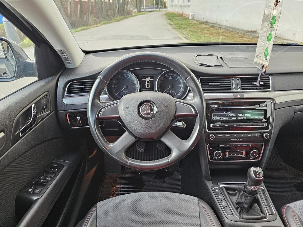 2014 Škoda SUPERB - 37