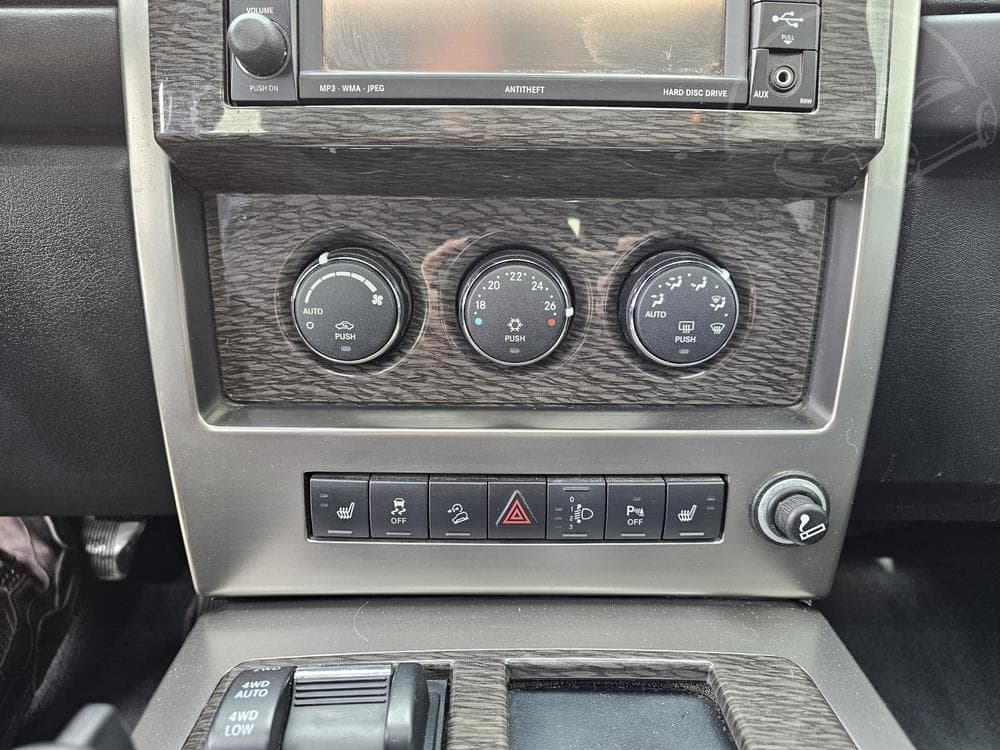 2011 Jeep CHEROKEE - 25