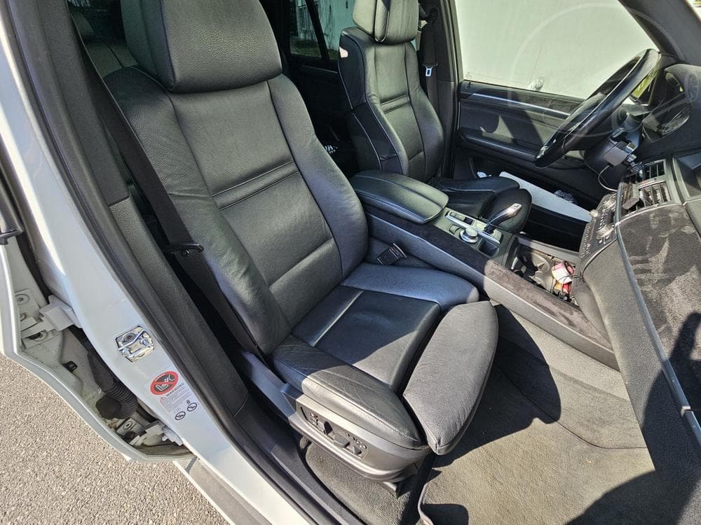 2010 BMW X5 - 14