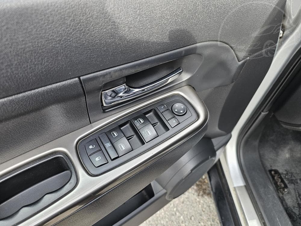 2011 Jeep CHEROKEE - 27