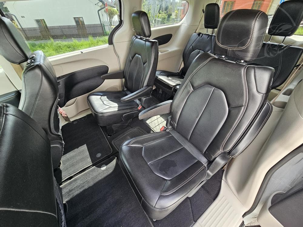 2021 Chrysler PACIFICA - 27