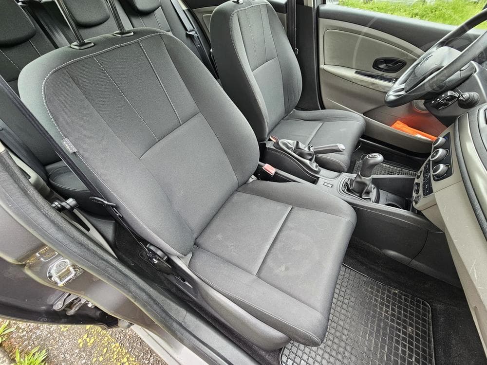 2010 Renault MEGANE - 14