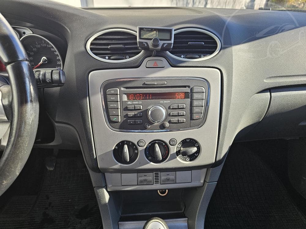 2011 Ford FOCUS - 15