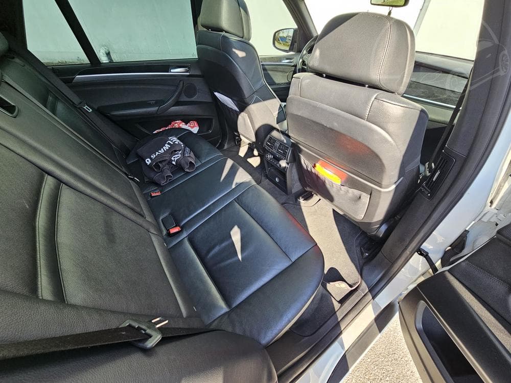 2010 BMW X5 - 15