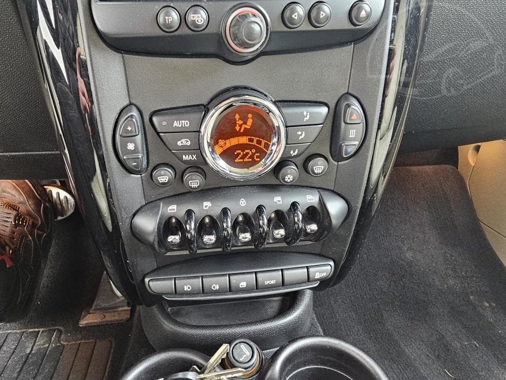 2011 Mini COUNTRYMAN - 16