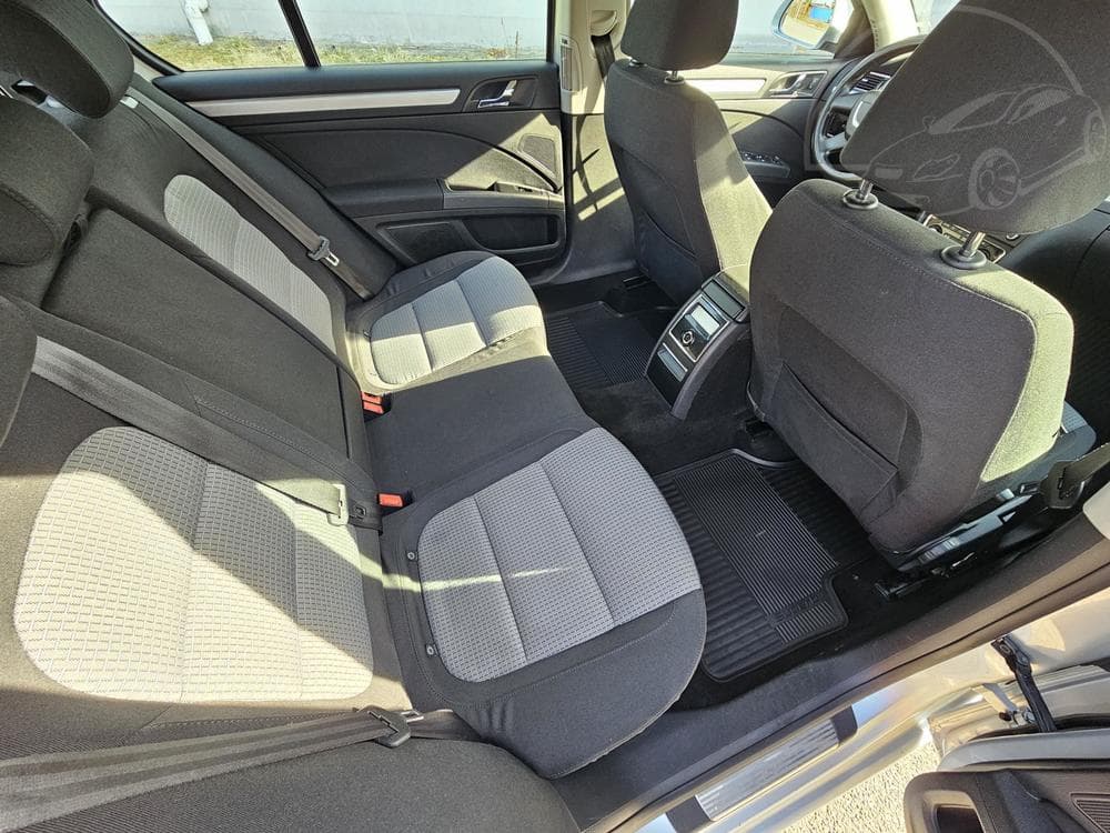 2011 Škoda SUPERB - 16