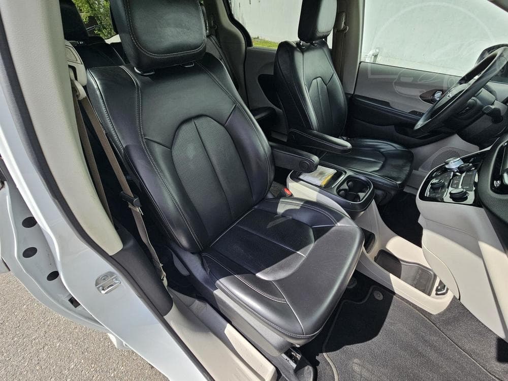 2021 Chrysler PACIFICA - 31