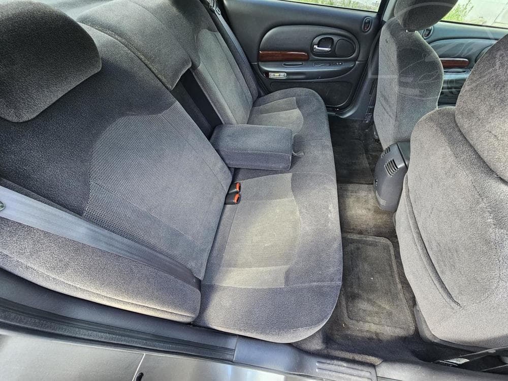 1999 Chrysler 300M - 31