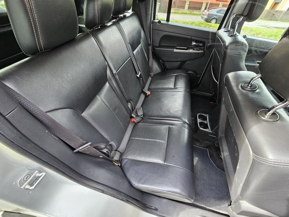 2011 Jeep CHEROKEE - 33