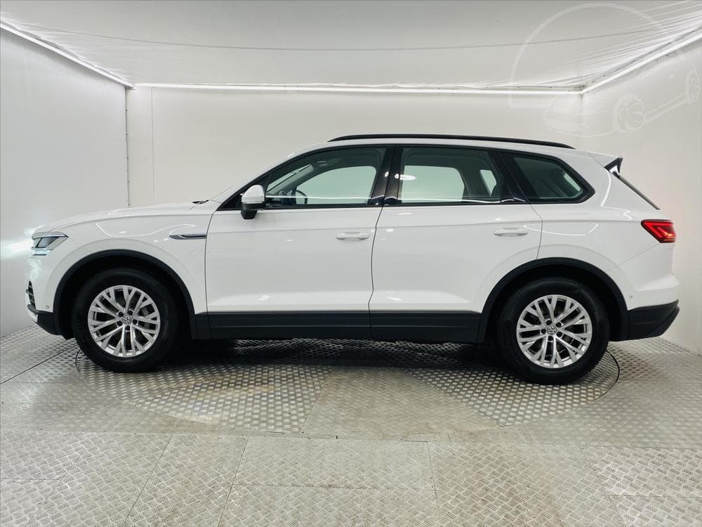 2020 Volkswagen Touareg - 3