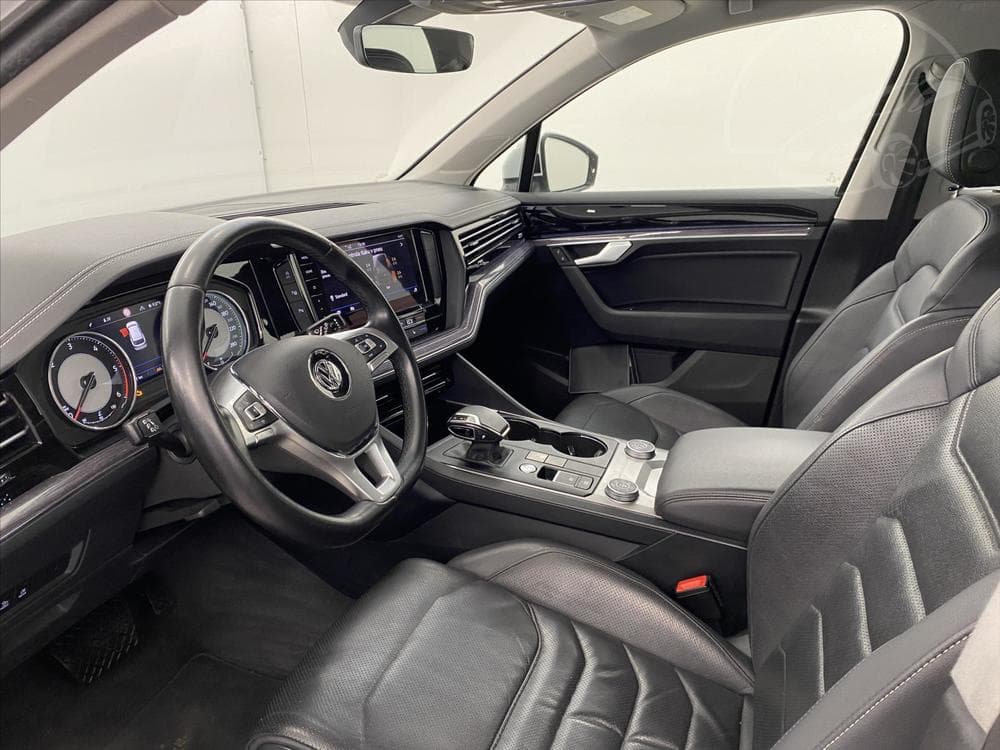 2020 Volkswagen Touareg - 5