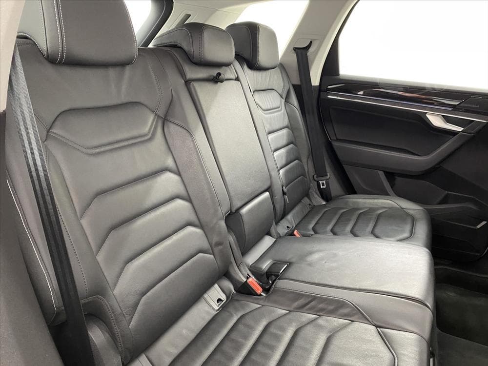 2020 Volkswagen Touareg - 8