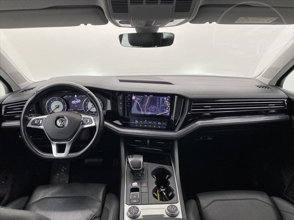 2020 Volkswagen Touareg - 10