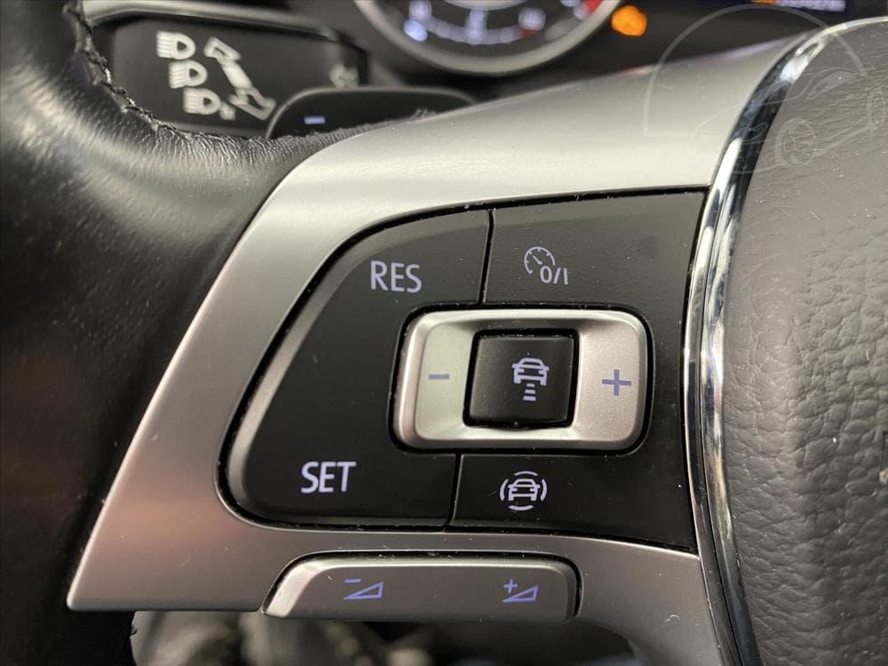 2020 Volkswagen Touareg - 15