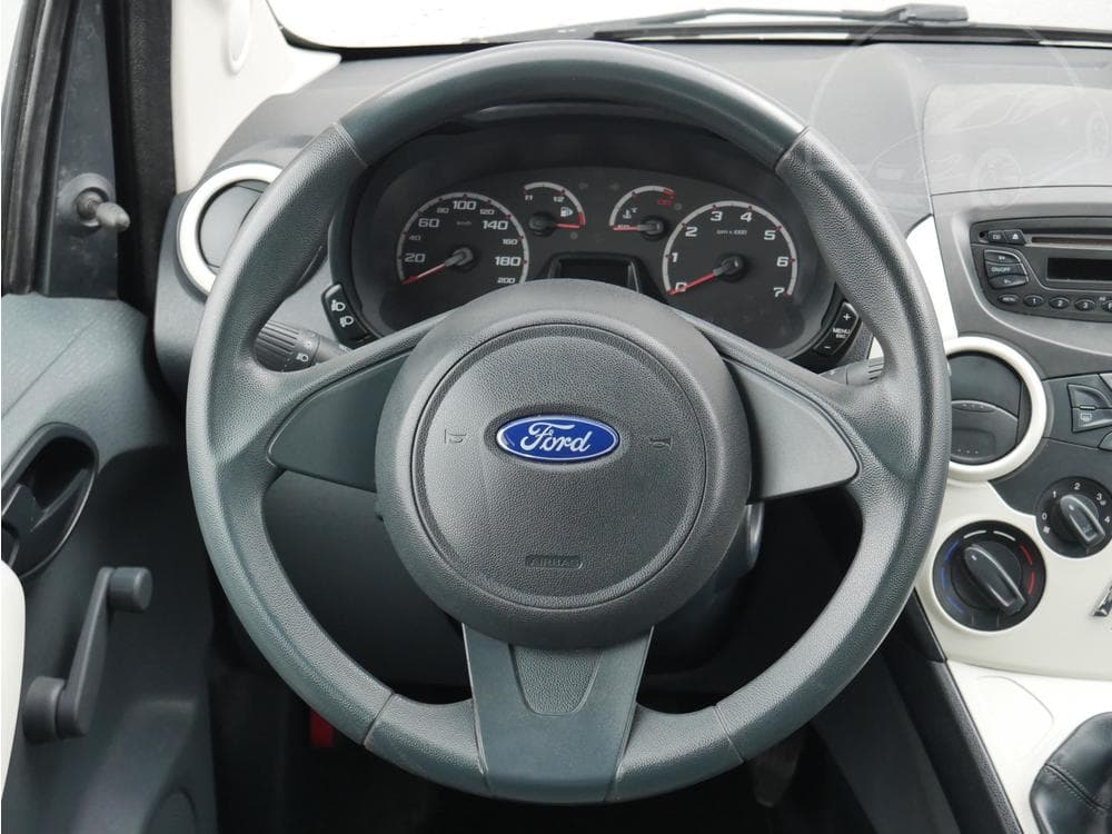 2012 Ford KA - 10
