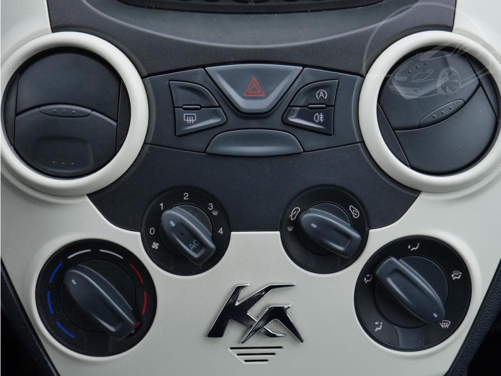 2012 Ford KA - 11
