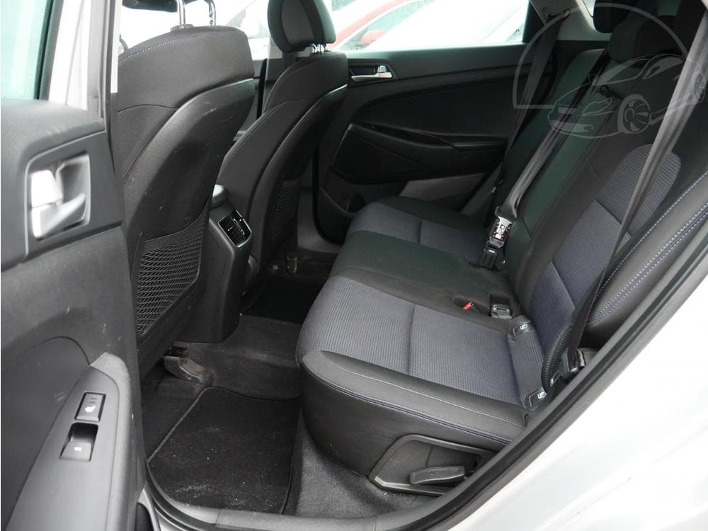 2016 Hyundai TUCSON - 25