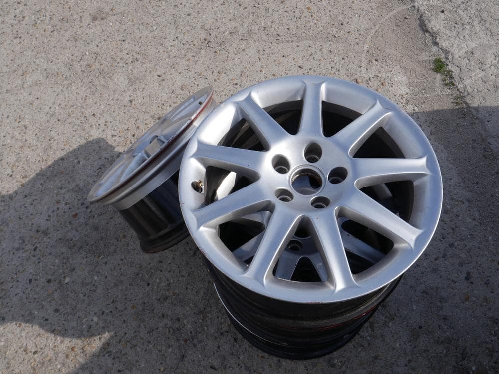 2005 Volkswagen GOLF - 16