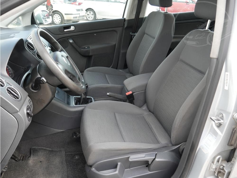2005 Volkswagen GOLF - 9