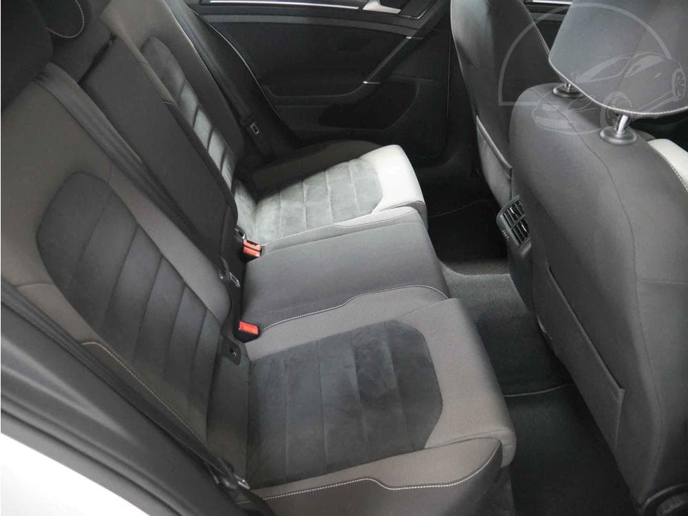 2014 Volkswagen GOLF - 11