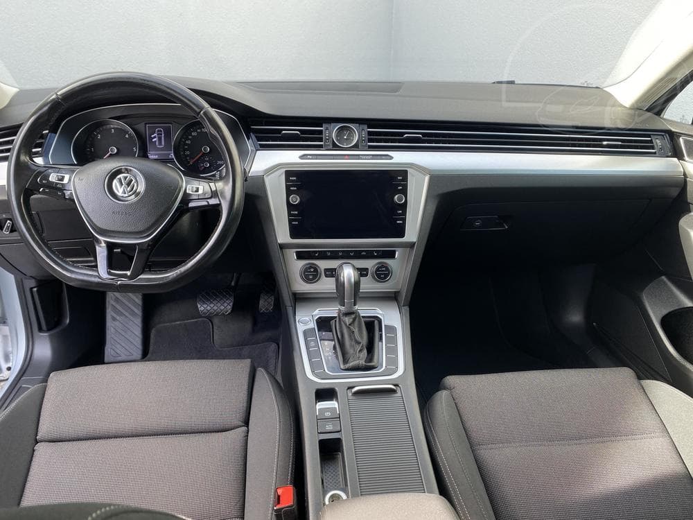 2018 Volkswagen PASSAT - 22