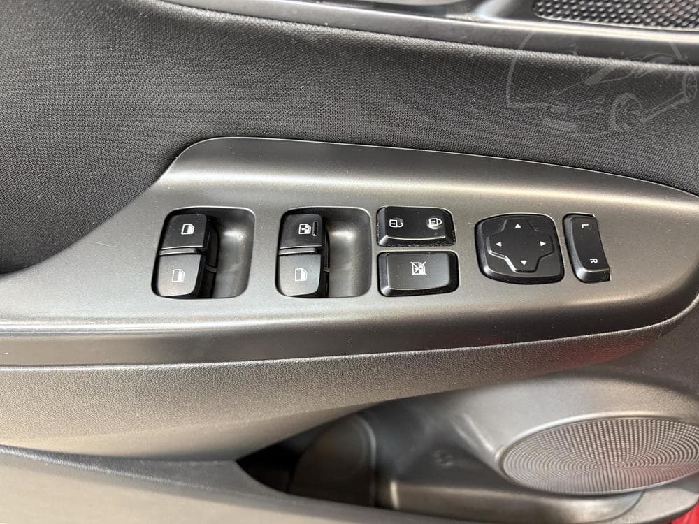 2021 Hyundai KONA - 12
