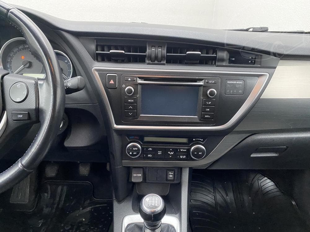 2014 Toyota AURIS - 11