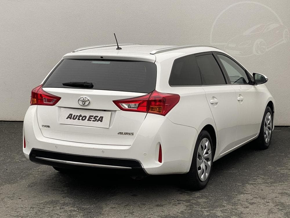2014 Toyota AURIS - 4
