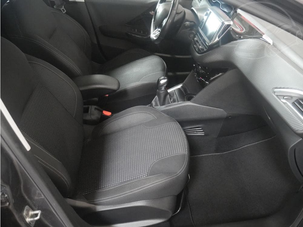 2019 Peugeot 208 - 12