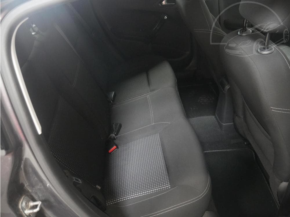 2019 Peugeot 208 - 13