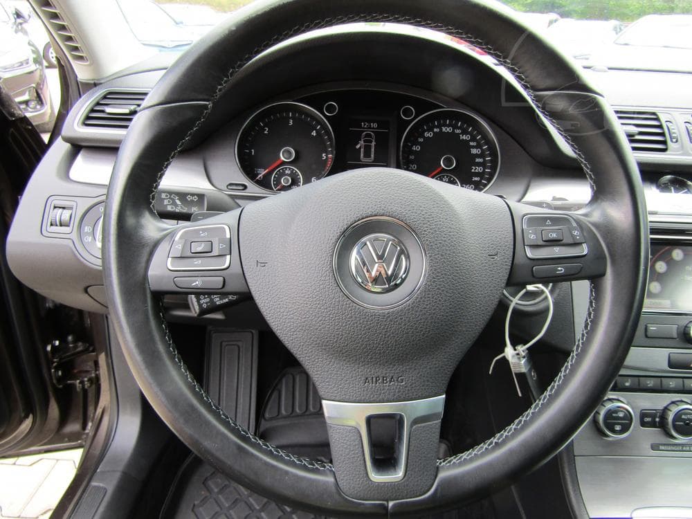 2014 Volkswagen PASSAT - 25