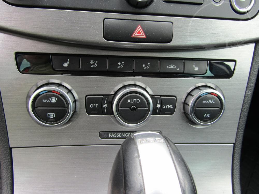2014 Volkswagen PASSAT - 33
