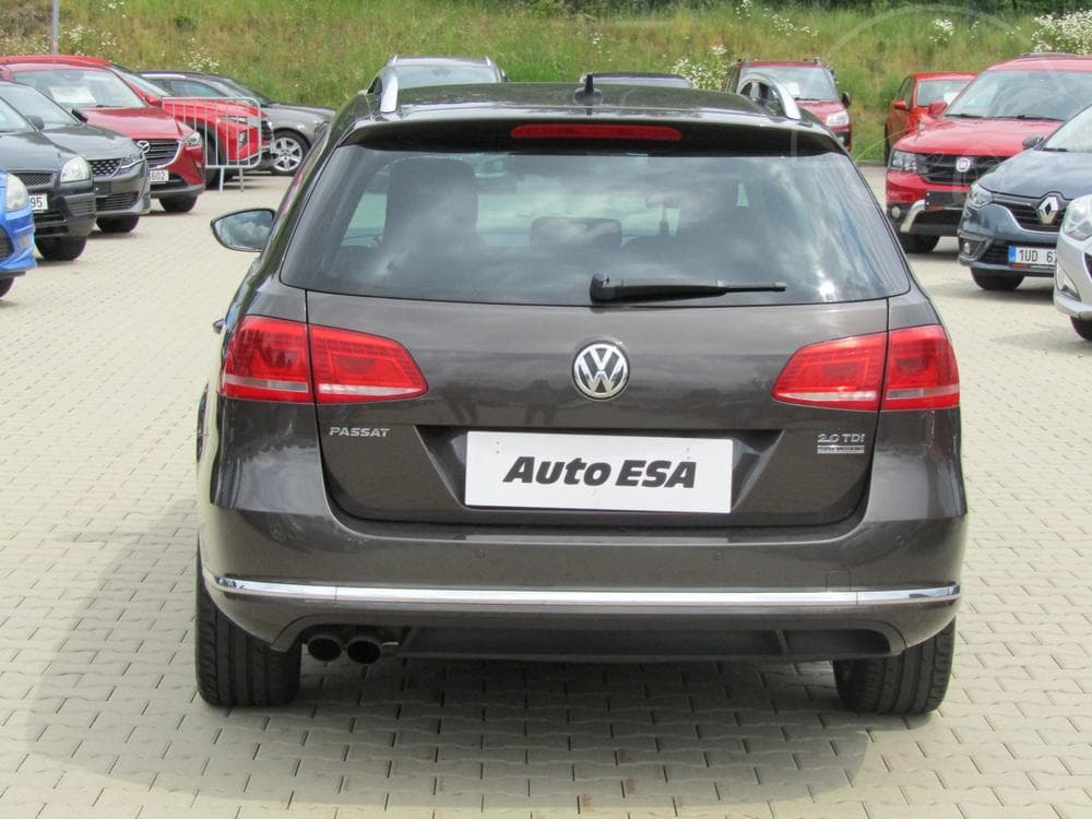 2014 Volkswagen PASSAT - 9