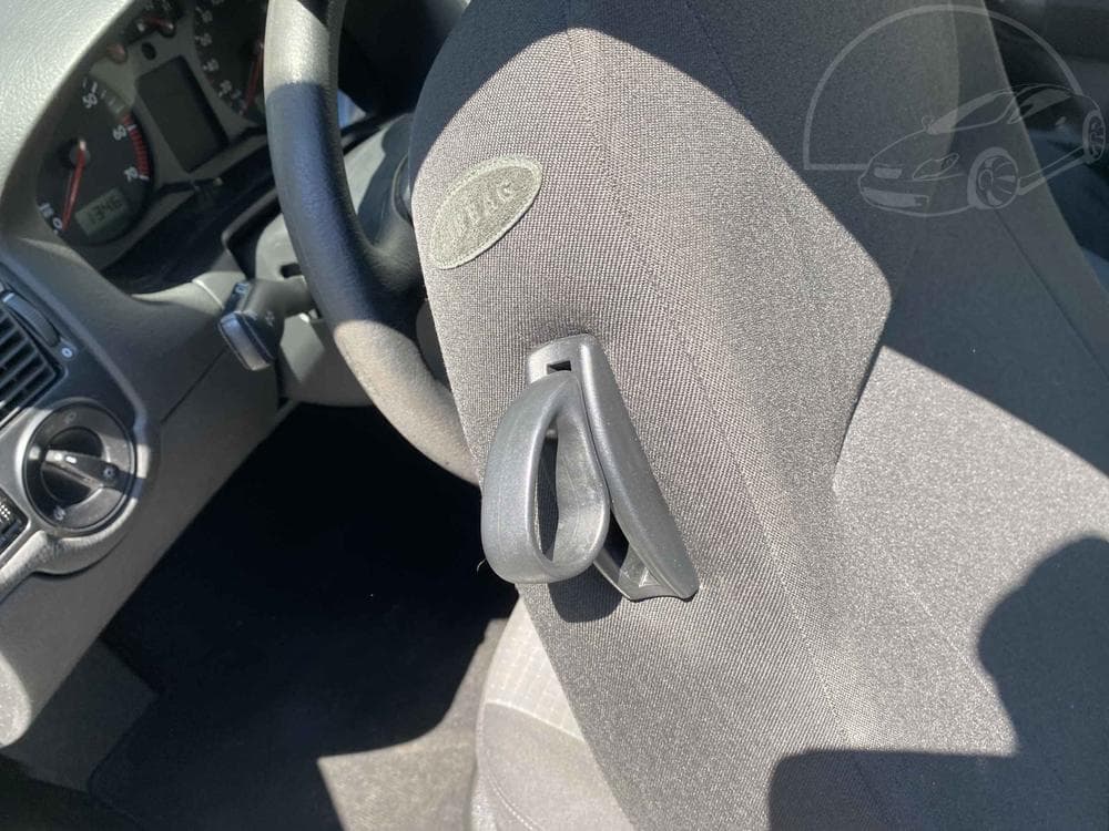 2003 Volkswagen GOLF - 11