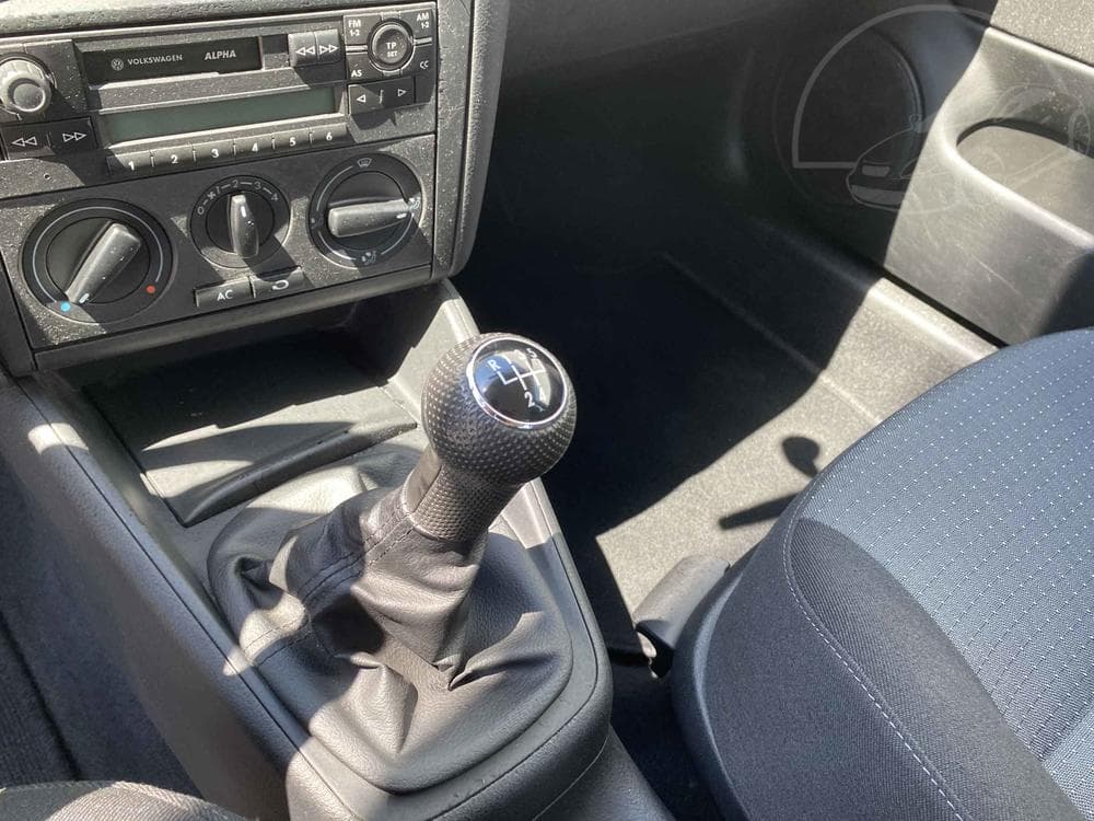 2003 Volkswagen GOLF - 14
