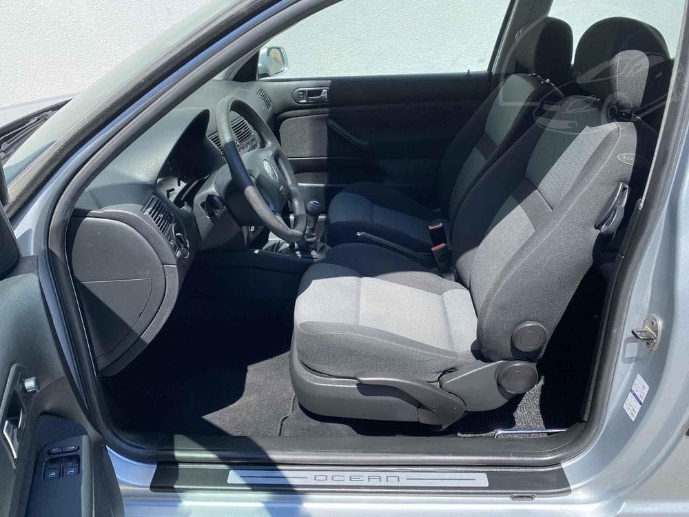 2003 Volkswagen GOLF - 9