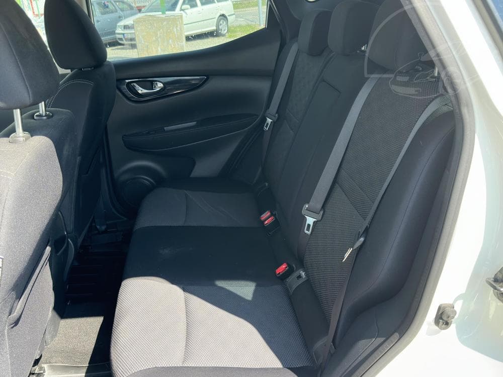 2015 Nissan QASHQAI - 28