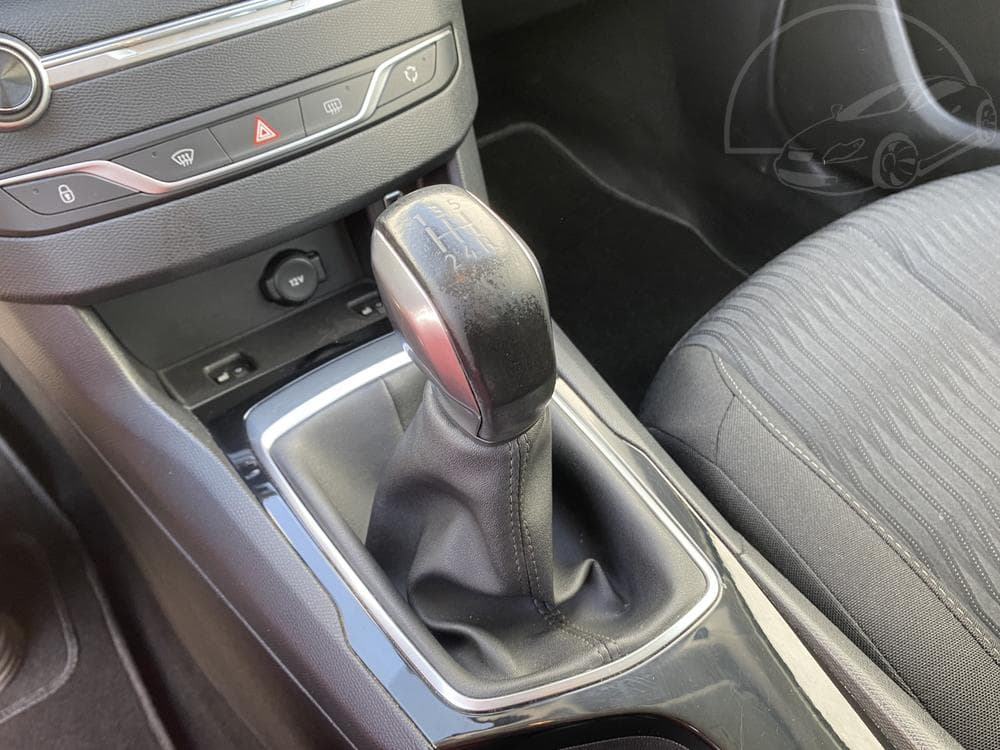 2016 Peugeot 308 - 15