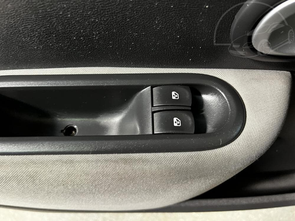2010 Renault CLIO - 12