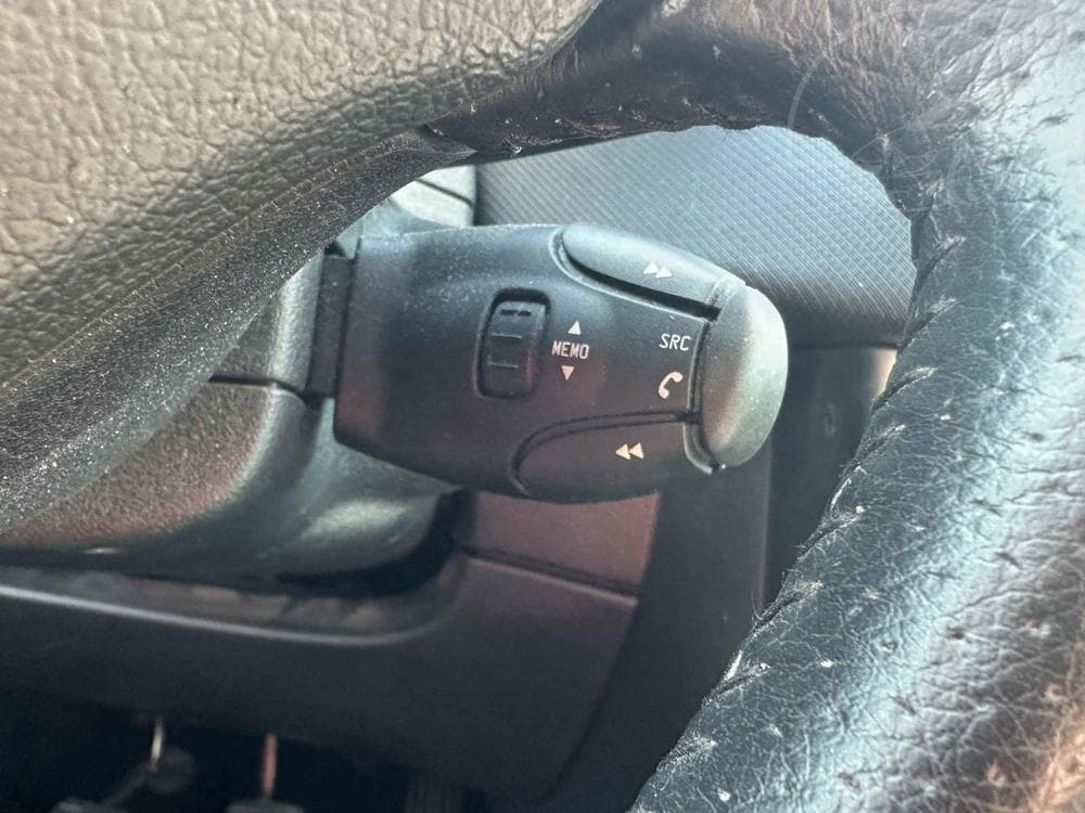 2011 Peugeot 207 - 13