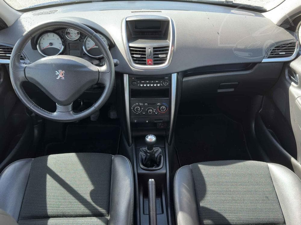 2011 Peugeot 207 - 8