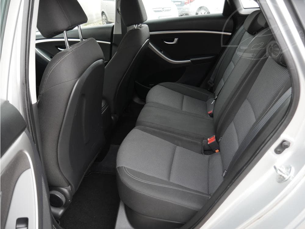 2012 Hyundai i30 - 10