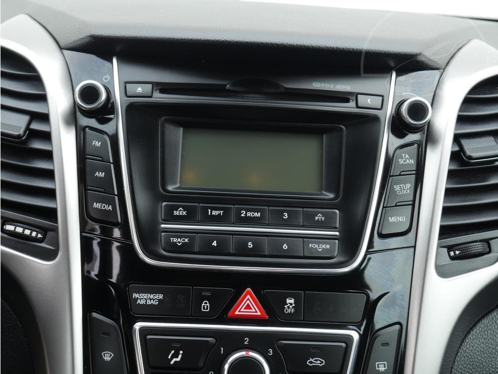 2012 Hyundai i30 - 12