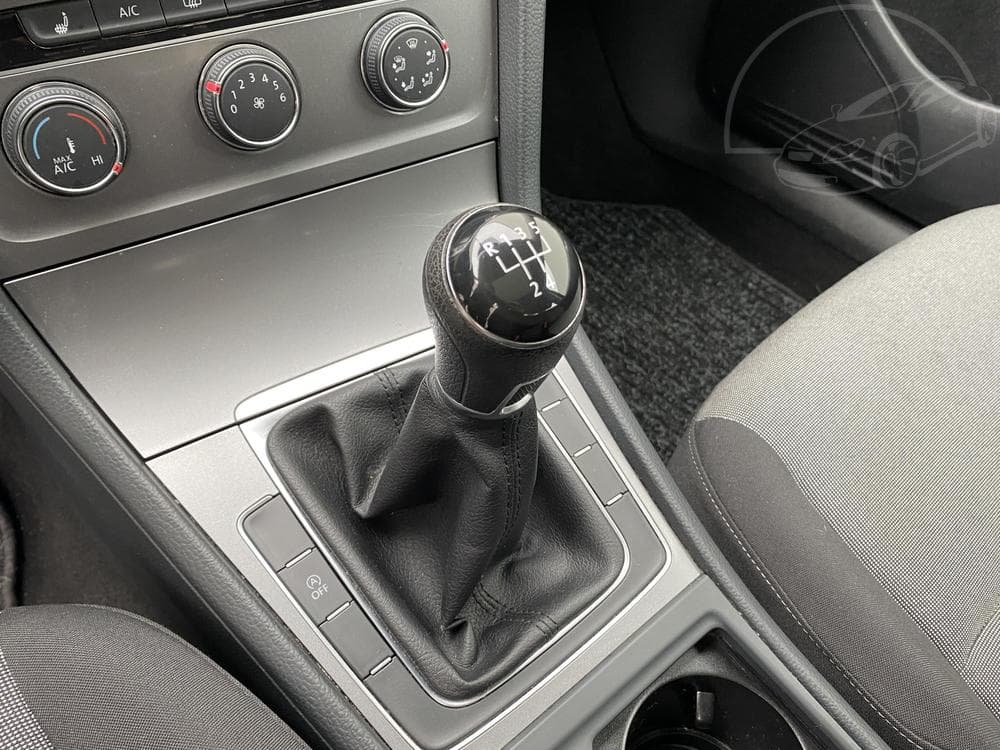 2015 Volkswagen GOLF - 16