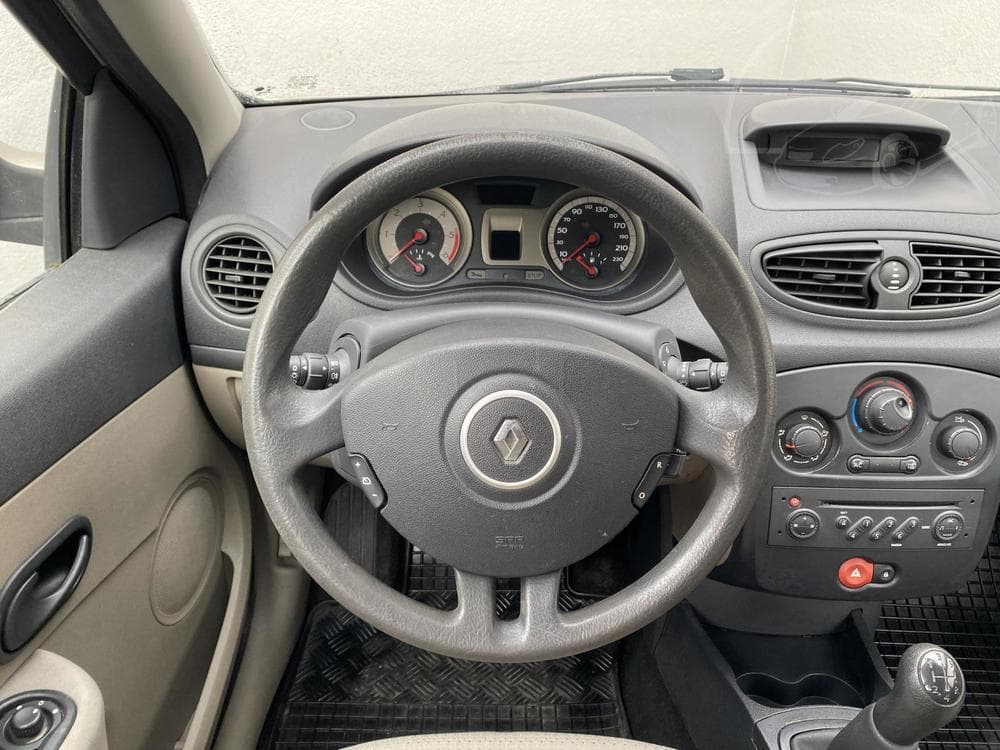 2006 Renault Clio - 21