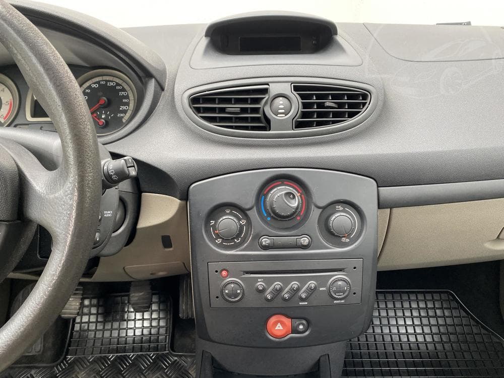 2006 Renault Clio - 23