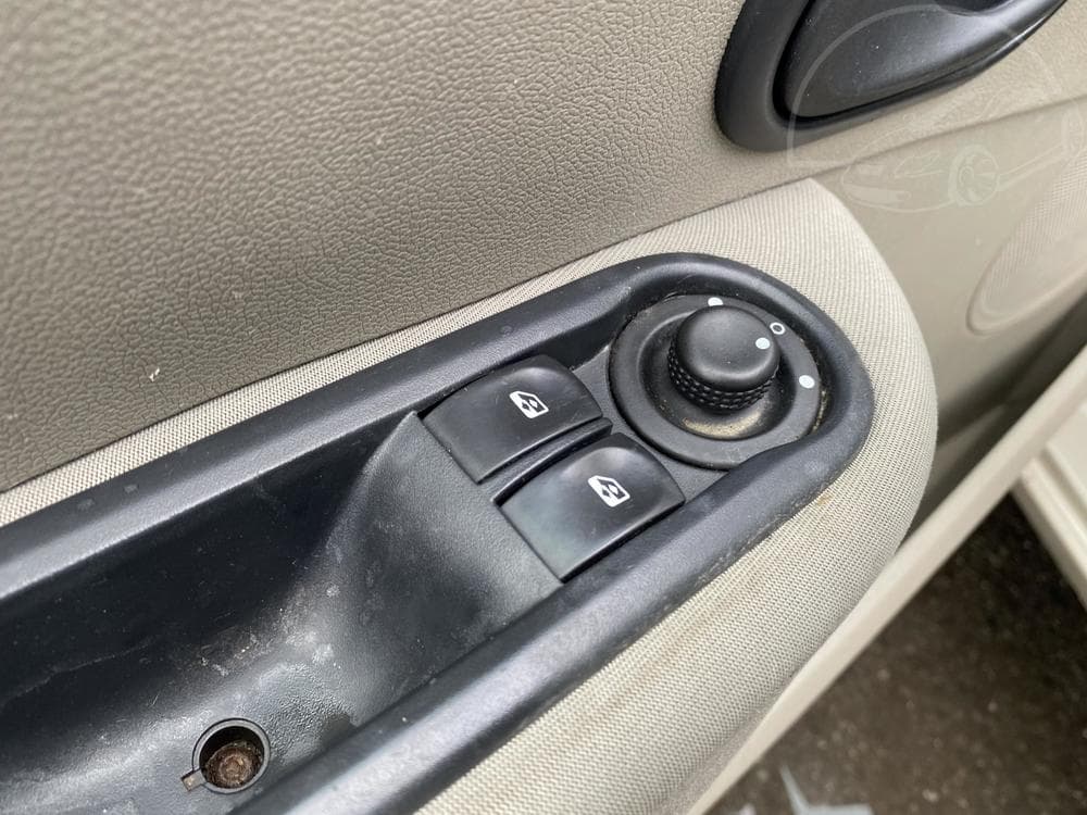 2006 Renault Clio - 25