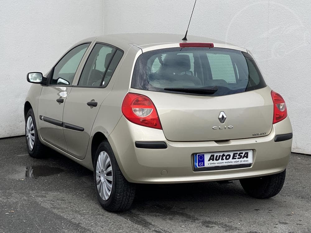 2006 Renault Clio - 11
